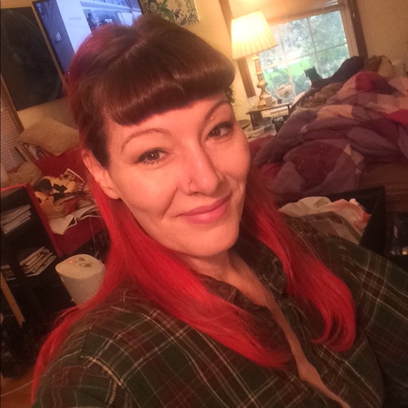 Meet your Posher, Amber - Picture 1 of 1